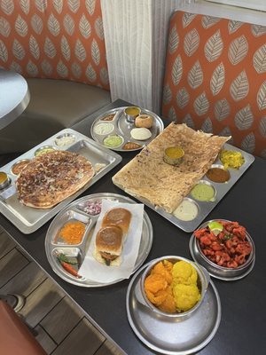 Saravanaa Bhavan by null