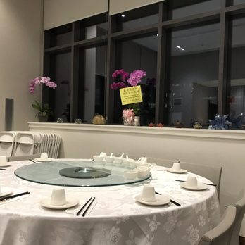 Vintage Garden - Inside restaurant - Chinese Near Me - Toronto, Ontario Vintage Garden - Inside restaurant - Chinese Near Me - Toronto, Ontario