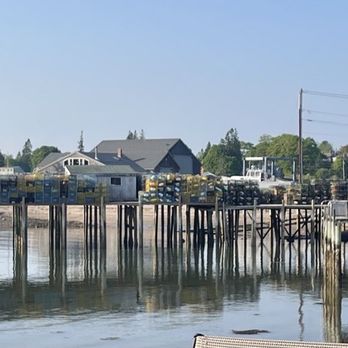 Seafood Ketch - Fishing piers as seen from the patio. - Seafood Near Me - Bass Harbor, Maine