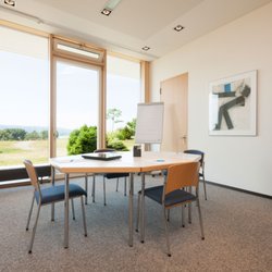 Hotel St. Elisabeth des Kloster Hegne - Tagungsraum "Madeléine-Delbrèl" 21 m² 8 - 15 Personen (je nach Bestuhlungsart)
