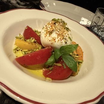 Il Teatro - Peach burrata salad - Italian Near Me - Quebec City, Quebec Il Teatro - Peach burrata salad - Italian Near Me - Quebec City, Quebec