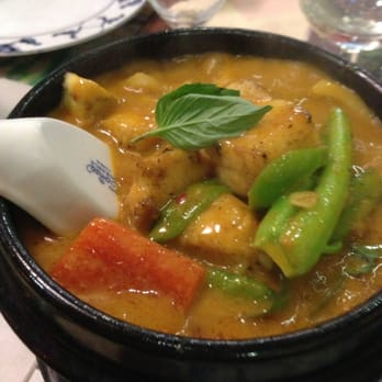 New Long - Hühnerfleisch mit roten Thai Curry und Bambussprossen - Thai Near Me - Ahrensburg, SH