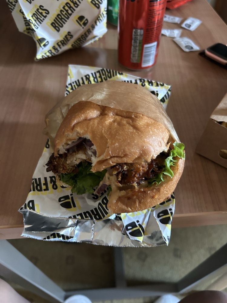 Burger & Fries