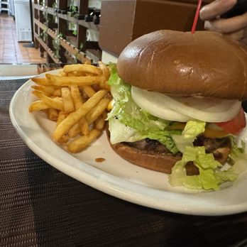 Eddie’s Kitchen - Cheeseburger and fries $20 - Italian Near Me - Santa Rosa, California