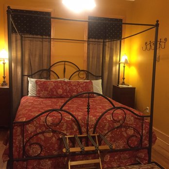 Amethyst Inn - Amber room - Bed & Breakfast Near Me - Adamstown, Pennsylvania Amethyst Inn - Amber room - Bed & Breakfast Near Me - Adamstown, Pennsylvania