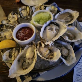 Duke’s Seafood Bellevue - 6 Kumamoto oysters and 6 others. - Seafood Near Me - Bellevue, Washington