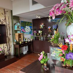 Nana's Clay Flowers - Inside the beautiful shop