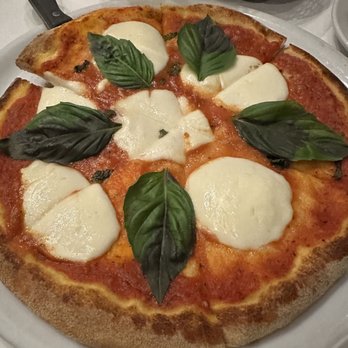 Del Friscos - Italian Near Me - Dollard-des-Ormeaux, Quebec