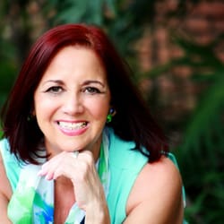 Sandy Smith Psychic, Medium, Healer - Photo by:http://www.gizaraarts.com