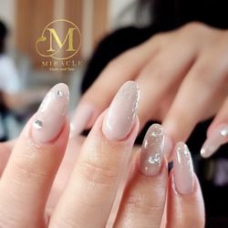 Miracle Nails and Spa - Dip powder