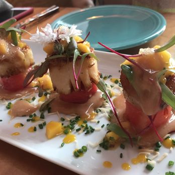 Castaways - What heaven MUST be made of; seared scallops topped with a tropical salsa and watermelon purée for the winnnnnn! - Cajun/Creole Near Me - Cannon Beach, Oregon Castaways - What heaven MUST be made of; seared scallops topped with a tropical salsa and watermelon purée for the winnnnnn! - Cajun/Creole Near Me - Cannon Beach, Oregon