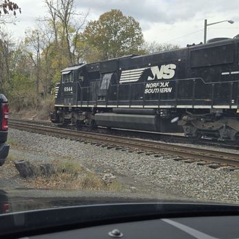 Clifton General Store - Train running by - Convenience Stores Near Me - Clifton, Virginia