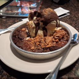 Butterfinger pizookie