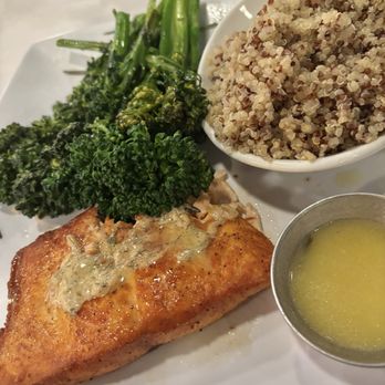 Stella Luna - Salmon -quinoa - broccolini - Breakfast & Brunch Near Me - Big Bear Lake, California Stella Luna - Salmon -quinoa - broccolini - Breakfast & Brunch Near Me - Big Bear Lake, California