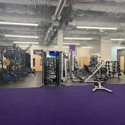 Anytime Fitness - Squat racks