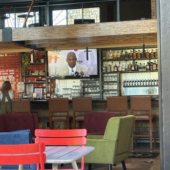 Fifty Fifty Brewing - Bar seating - Breweries Near Me - Truckee, California