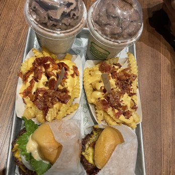 Shake Shack National Harbor - Cheeseburger & Bacon Cheese Fries & Cookies and Cream Shake - Fast Food Near Me - Oxon Hill, Maryland Shake Shack National Harbor - Cheeseburger & Bacon Cheese Fries & Cookies and Cream Shake - Fast Food Near Me - Oxon Hill, Maryland