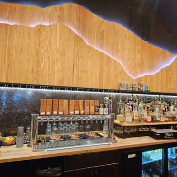 Sap House Meadery - Back bar - Meaderies Near Me - Conway, New Hampshire