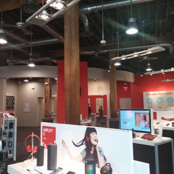 Verizon - Huge store - Mobile Phones Near Me - Baltimore, Maryland