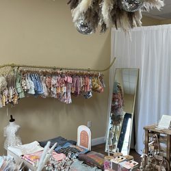 Glowing & Growing Baby Boutique