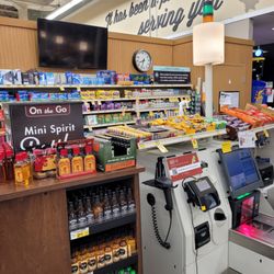 Jewel-Osco - This is the side of the service desk and the time I was there