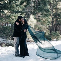 Winter Wonderland Engagement Photo Winter Wonderland Engagement Photo
