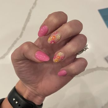 Natural Nail Bar - Nail Salons Near Me - Appleton, Wisconsin