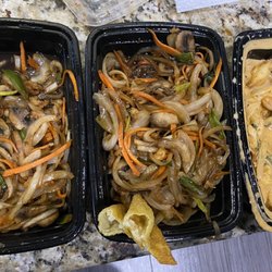 Friend House - Teriyaki "Chicken", massaman curry "chicken", Crab Rangoon (hollow)