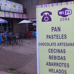 Panadería y pastelería Entre Dos - Este local busca fusionar el estilo de cafetería y tienda de barrio, cuenta además con teléfono, zona Wifi y mesitas.