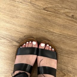 My after pedicure toes... she didn't even paint the whole big toe nail...