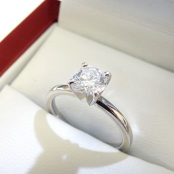Diamond Net - 19K White Gold Four-Prong Solitaire Diamond Engagement Ring 0.70ct D VS2 - Jewelry Near Me - Vancouver, British Columbia Diamond Net - 19K White Gold Four-Prong Solitaire Diamond Engagement Ring 0.70ct D VS2 - Jewelry Near Me - Vancouver, British Columbia