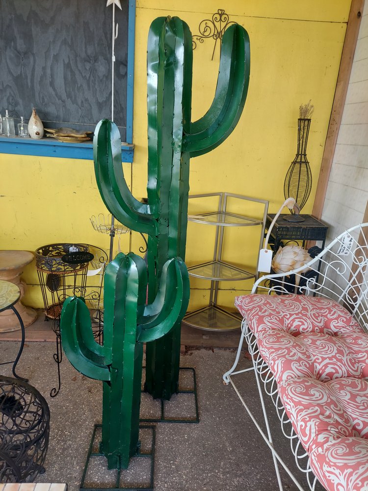 GMO’S TRASH & TREASURES Updated October 2024 26 Photos 4850 S Pine Ave, Ocala, Florida