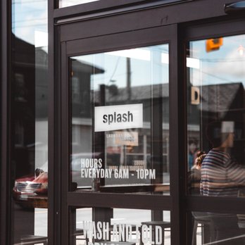 Splash Laundry - Front entry facade of Splash! - Laundromat Near Me - Hamilton, Ontario