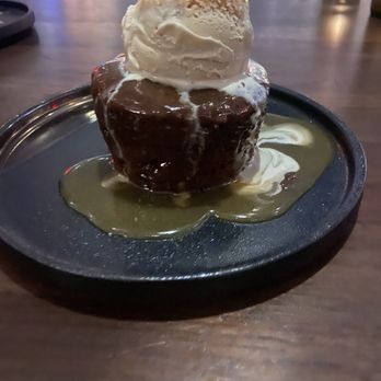 Gordon Ramsay Hell's Kitchen - Sticky toffee pudding dessert - New American Near Me - Atlantic City, New Jersey