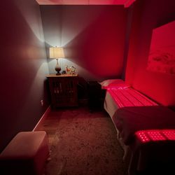 Inner Health Chiropractic - One of many Red Light Therapy rooms