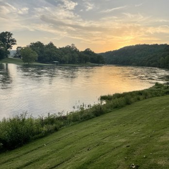 White River Trout Club - Gorgeous sunset - Fishing Near Me - Flippin, Arkansas White River Trout Club - Gorgeous sunset - Fishing Near Me - Flippin, Arkansas