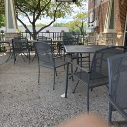 Salsarita's Fresh Mexican Grill - Wonderful patio great weather spectacular food
