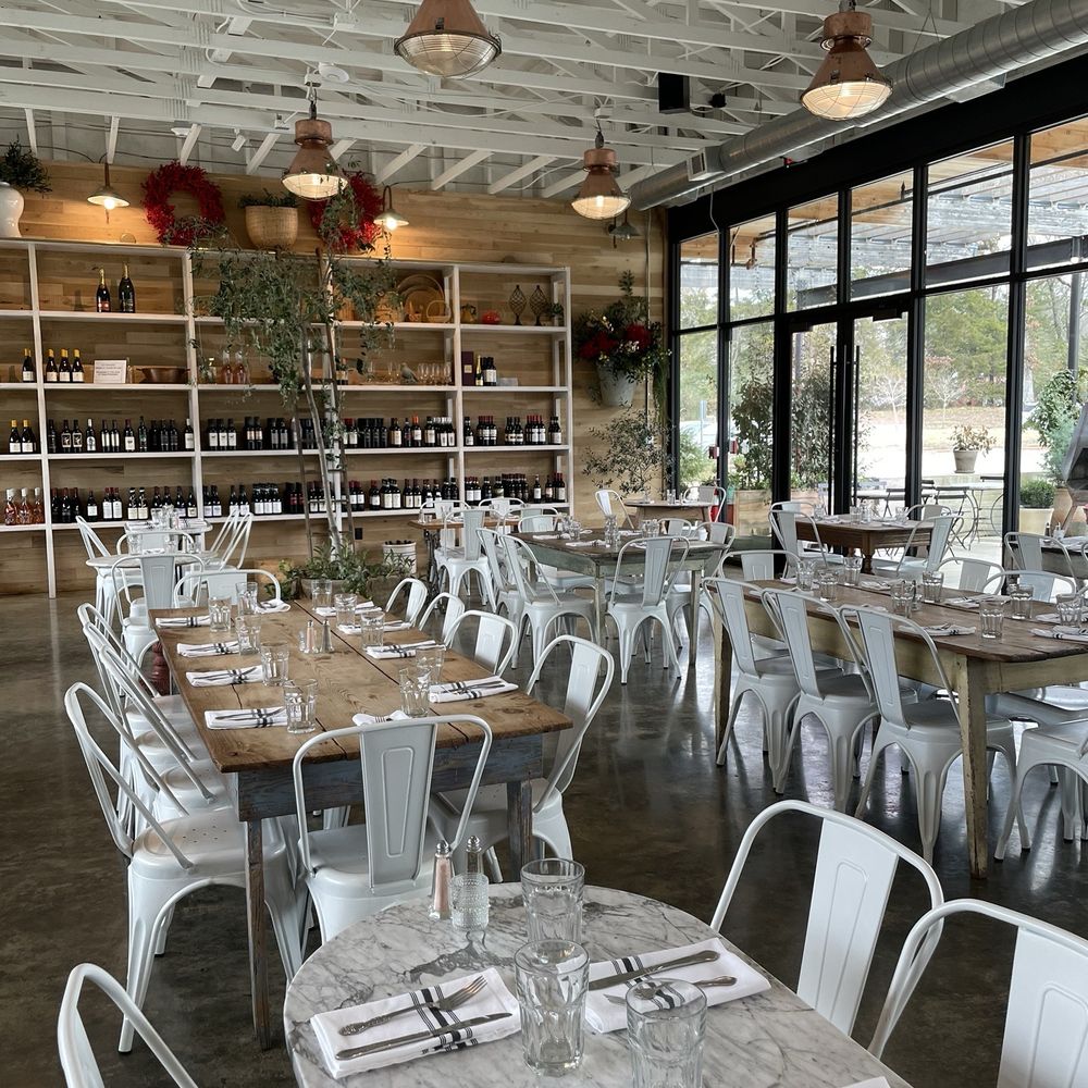 Pressa Italia - Dining area - Italian Near Me - Broken Bow, Oklahoma Pressa Italia - Dining area - Italian Near Me - Broken Bow, Oklahoma