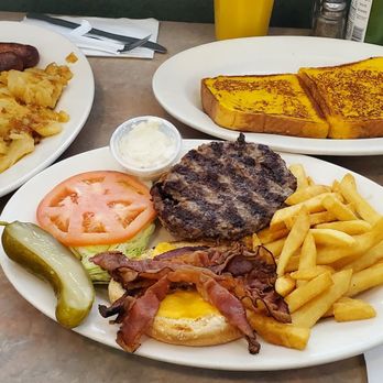 Jackson House - Jackson House Special and Bacon Cheeseburger Deluxe - Diners Near Me - Jackson Heights, New York
