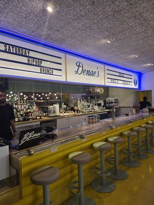 Denae’s Diner by null