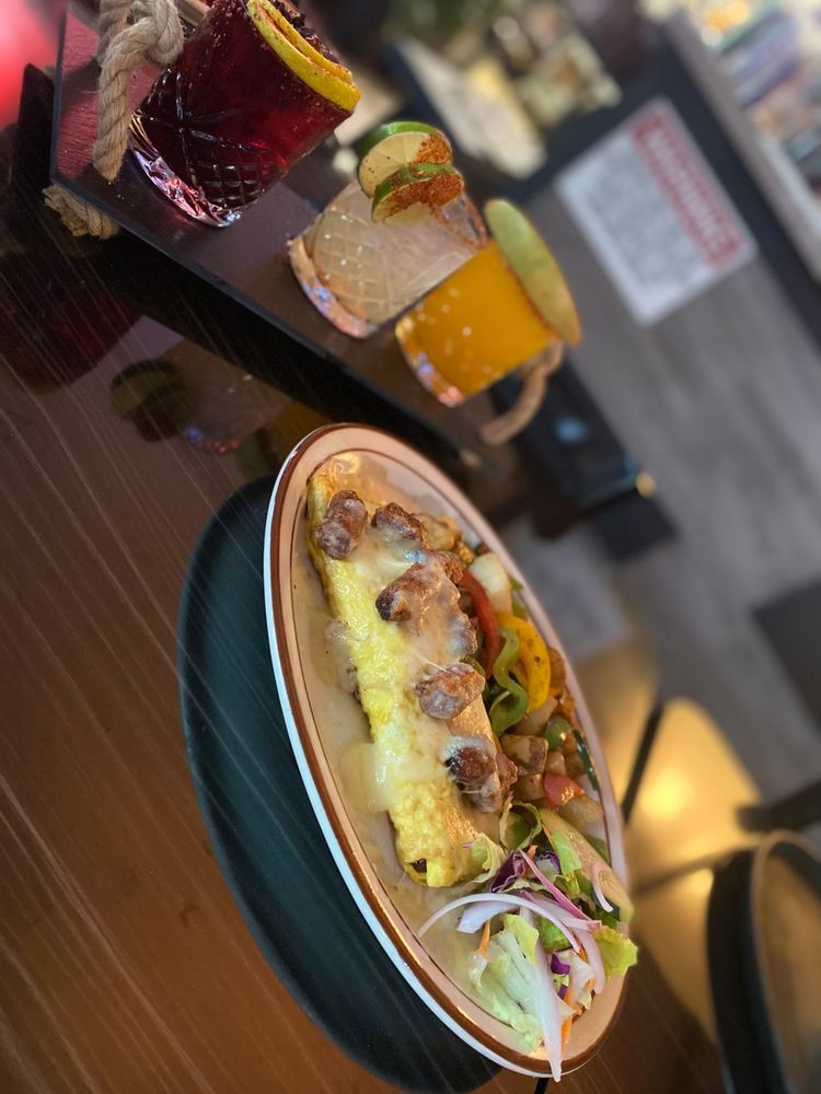 Mariscos Apatzingan Bar & Grill