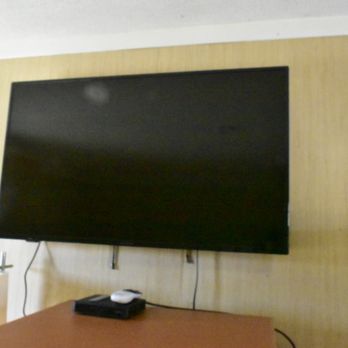 Hampton Motel - flat screen smart TV's - Hotels Near Me - Hampton, Iowa