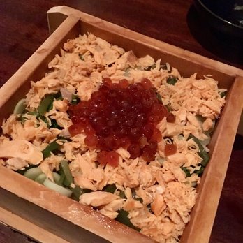 Yopparai - Seiro Meshi topped with salmon flakes and roe - Izakaya Near Me - New York, New York Yopparai - Seiro Meshi topped with salmon flakes and roe - Izakaya Near Me - New York, New York