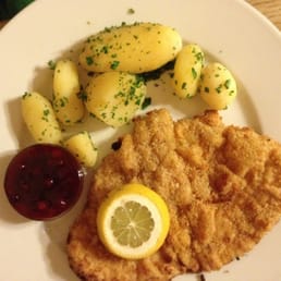 Schwein wiener schnitzel. Breading crisp and delicious. Schwein wiener schnitzel. Breading crisp and delicious.