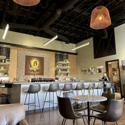 Burtech Family Vineyard Tasting Room - Such a cute winery, highly recommended!