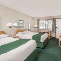 Ramada Limited Quesnel - Guest room