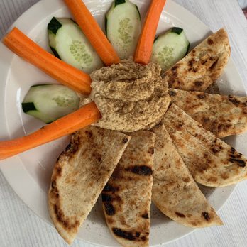 Mariner's Harbor - Hummus & Naan plate - Seafood Near Me - Kingston, New York