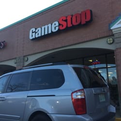 Gamestop - Braintree GameStop -- Pearl Plaza : 125 Pearl Street, Braintree           Storefront