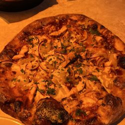 Bubba's 33 - BBQ Chicken Pizza