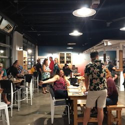 Kuleana Rum Shack - The atmosphere in this place is unreal!